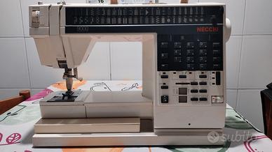 macchina da cucire e ricamo computer