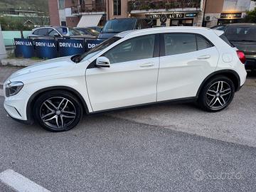 Mercedes-benz GLA 200 d Automatic Sport