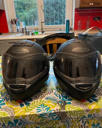 Coppia di caschi Caberg