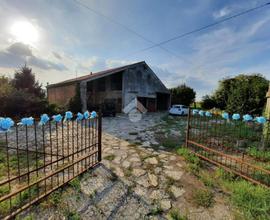 CASA SEMINDIPENDENTE A BOARA PISANI