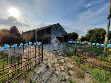 CASA SEMINDIPENDENTE A BOARA PISANI