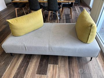 Divano con due poltrone