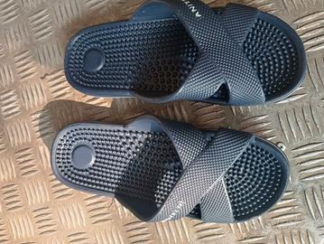 ciabatte con soletta massaggiante con chiodini