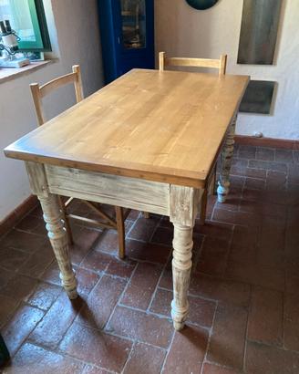 Tavolo in legno massello