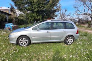 Peugeot 307sw 7 posti anno2007 € 3`200 