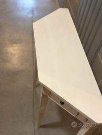 Consolle laccata color crema