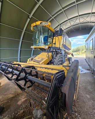 Mietitrebbia autolivellante New Holland 7060