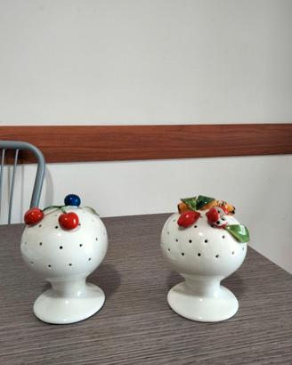 2 porta olive in ceramica di Capodimonte