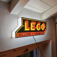 Insegna luminosa pubblicitaria Lego