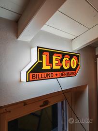 Insegna luminosa pubblicitaria Lego
