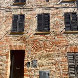 Cielo-terra con box auto, Mondolfo. N/288