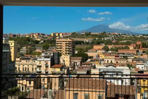 Ampie camere in appartamento di 210 m² con terrazz
