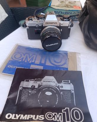 Olympus OM-10 + Obiettivo Zuiko 50mm + accessori 