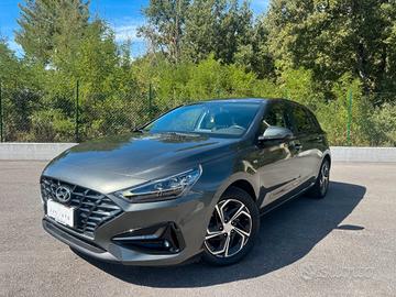Hyundai i30 1.6 CRDi 136 CV hybrid 48V DCT 5 porte