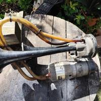 Trombe bitonali con compressore