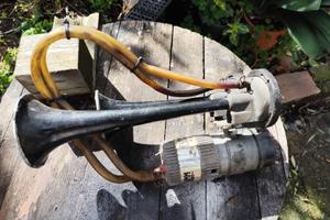 Trombe bitonali con compressore