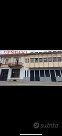 Locale commerciale nel cuore di Galliate