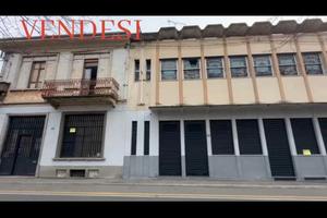 Locale commerciale nel cuore di Galliate