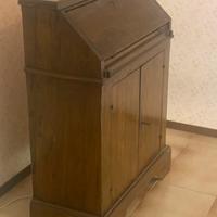 SECRETAIRE