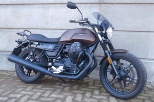 Moto Guzzi V7 III Stone Night Pack (2019 - 20) Pas