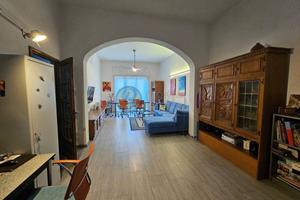 Villa di 180 m² con più di 5 locali a Viareggio