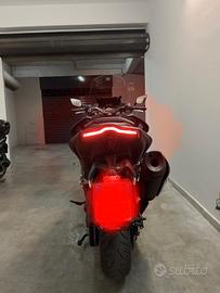 tmax 560 icon black 