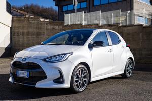 TOYOTA YARIS- LOUNGE-2022