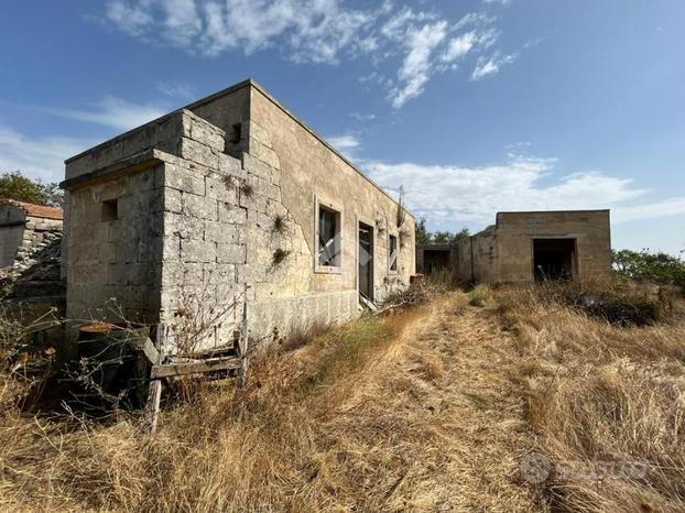 RUSTICO A SANTERAMO IN COLLE