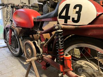 Motociclo Epoca base guzzi GTV 500