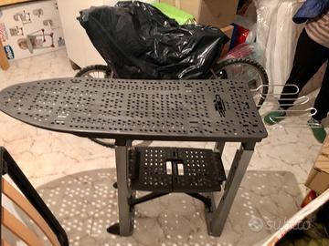 Asse da stiro forata in plastica