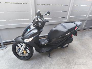 Piaggio Medley s ABS 125cc.