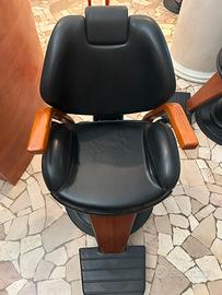 Due poltrone da parrucchiere