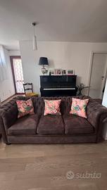 Divano elegante CHESTERFIELD  in ecopelle