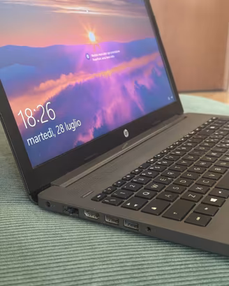 Notebook HP 255G7 15" Ryzen 16gb 256m2 AMD Radeon