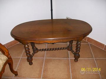 tavolino in legno ovale