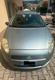 Fiat Grande Punto benzina colore grigio