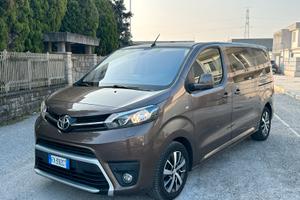 Totyota Proace verso 8 posti due porte laterali
