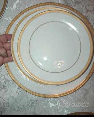 PORCELLANA TEDESCA SERVIZIO DA 12 COMPLETO NUOVO 