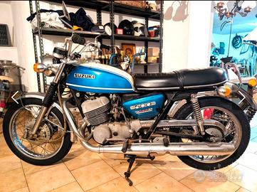 Suzuki t II titan 500