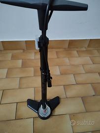 Pompa manuale bici