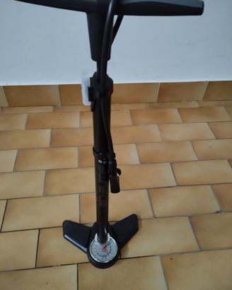 Pompa manuale bici