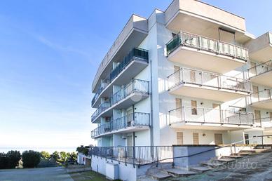 MONOLOCALE A TORTORETO