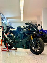 YAMAHA YZF R1 BLACK AKRAPOVIC FINANZIABILE