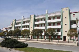 Caorle, trilocale piano terra con piscina