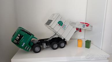 camion spazzatura bruder 02764