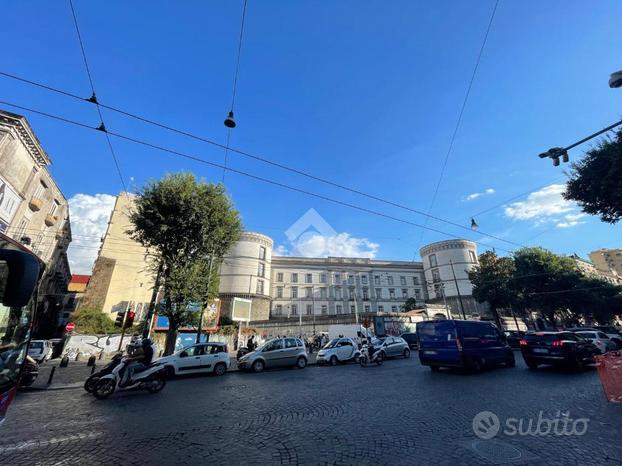 3 LOCALI A NAPOLI