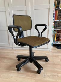 Sedia Olivetti Synthesis con ruote by Sottsass