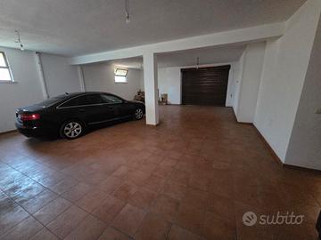 Garage locale 75mq torre angela roma est