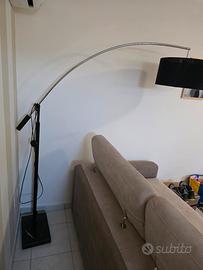 Lampada piantana ad arco