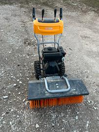 Spazzolatrice pulitrice semovente stiga